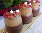 Foto del paso 7 de la receta: Vasitos de gelatina de chocolate y crema pastelera de turrón
