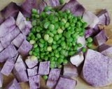 A picture of step 3 of Green Tuvar purple yams sabji.