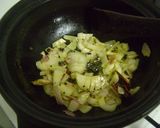 A picture of step 3 of Chingri diye Panch Mishali Torkari (Bengali Dish cooked in a Moroccan Tagine Pot).