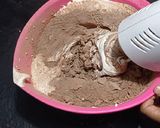 Foto langkah ke 2 dari resep Bolu Coklat Panggang 4 Telur.