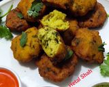 A picture of step 4 of Urad Dal Vada (Urad Dal Fritter Recipe).