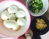 Foto langkah ke 1 dari resep Semur Telur Saus Tiram.