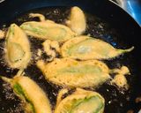 A picture of step 4 of Mirch Pakoray.
