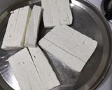 A picture of step 1 of Paneer satay.