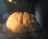 Foto del paso 7 de la receta: Pan con tomate, cebolla y aceitunas