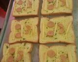 Foto langkah ke 2 dari resep Roti sosis beraroma bawang siap sekejap.
