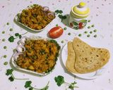 A picture of step 11 of Soya Matar / Soya Green Peas Curry.