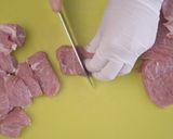 A picture of step 6 of Su-Buta (Sweet and Sour Pork).