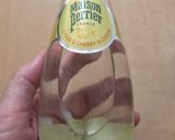 Foto del paso 1 de la receta: Agua en 3 estados 💦 porque brindar con agua no trae mala suerte 🍀 ¡actualizarse, gente! 🥂