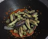 Foto langkah ke 2 dari resep Terong Balado.