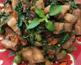 รูปขั้นตอนการทำที่ 3 ของ ผัดเผ็ดหมูสามชั้น