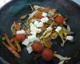 A picture of step 4 of Stir fry chilli garlic noodles.