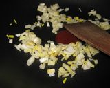 Almás - diós töltött csirkecombok párolt zöldséges rizzsel recept fázis 4 fotója