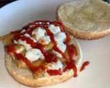 Foto del paso 9 de la receta: Hamburguesa de pescado estilo Sitka Alaska con guarnición de aros de cebolla y pepinillos fritos