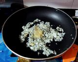 A picture of step 2 of Dahi Bhindi.
