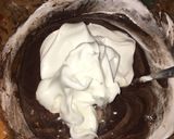 Foto langkah ke 5 dari resep Moist Chocolate chiffon cake.