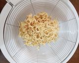 Foto langkah ke 1 dari resep Indomie kuah kari ayam.