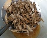 Foto langkah ke 3 dari resep Serundeng kelapa ikan bilih.