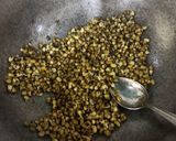 मोड आलेल्या मुगाची भेळ (mod alelya moongachi bhel recipe in marathi) रेसिपी स्टेप 2 फोटो 