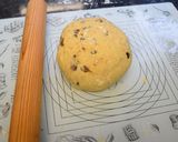 A picture of step 3 of Breakfast fig scone wedges.
