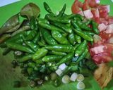 Foto langkah ke 2 dari resep Ayam Kecap Pedas Manis.