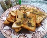 Tawa Garlic Bread with Olive Oil recipe step 2 photo