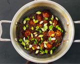 A picture of step 14 of Cabbage Manchurian.
