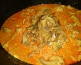 Foto del paso 3 de la receta: Strogonoff de pollo con papas pay (Estrogonofe de frango com batata palha)