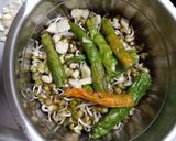 A picture of step 2 of Besan poha chilla.