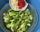 Hình bước làm 2 của món Mầm đá muối chua ngọt