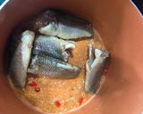 Hình bước làm 3 của món Cá rô kho bầu miền Tây