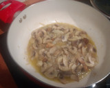 Foto del paso 1 de la receta: Risotto de setas, champiñones y parmesano