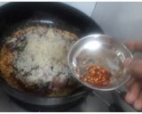 A picture of step 4 of Omelette Pizza.