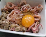 Foto del paso 5 de la receta: Habitas con calamares y huevo