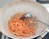 Foto langkah ke 11 dari resep Bihun Goreng Telur Wortel.