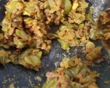 A picture of step 4 of Besan simla mirch ki sabji.