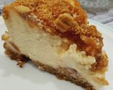 Foto del paso 11 de la receta: Tarta de queso de nísperos y base de crumble de almendras