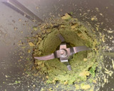 Foto del paso 3 de la receta: Pasta con pesto de aguacate 🥑 (Thermomix)