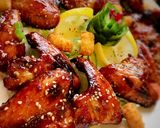 صورة لخطوة 7 من وصفة جوانح الدجاج بالعسل والسمسم ، خطوات بالصور 🍗🍯