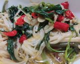 Foto langkah ke 4 dari resep Tumis Kangkung Enoki.