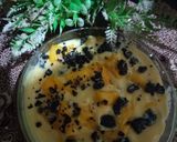 A picture of step 5 of Oreo mango custard.