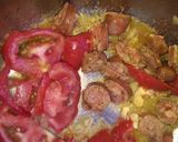 Foto del paso 3 de la receta: Longaniza al jugó del tomate