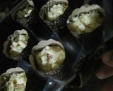 Foto langkah ke 8 dari resep Cheese Custard Muffins (step by step).