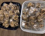 A picture of step 11 of Date Rice Krispies Treats.