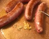 Foto del paso 2 de la receta Longanizas frescas de Ontinyent, con tomate 🍅