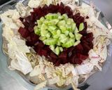 Une image de l'étape 9 de Salade de betteraves aux tomates, concombre, thon et feta.