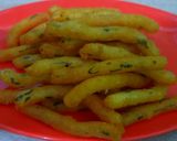 Foto langkah ke 3 dari resep Stick Kentang Keju.