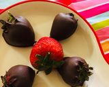 A picture of step 5 of Chocolate covered strawberries.