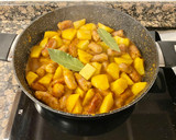 Foto del paso 7 de la receta: Guiso de patatas con salchichas frescas