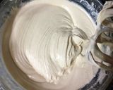 A picture of step 4 of Pineapple cake.